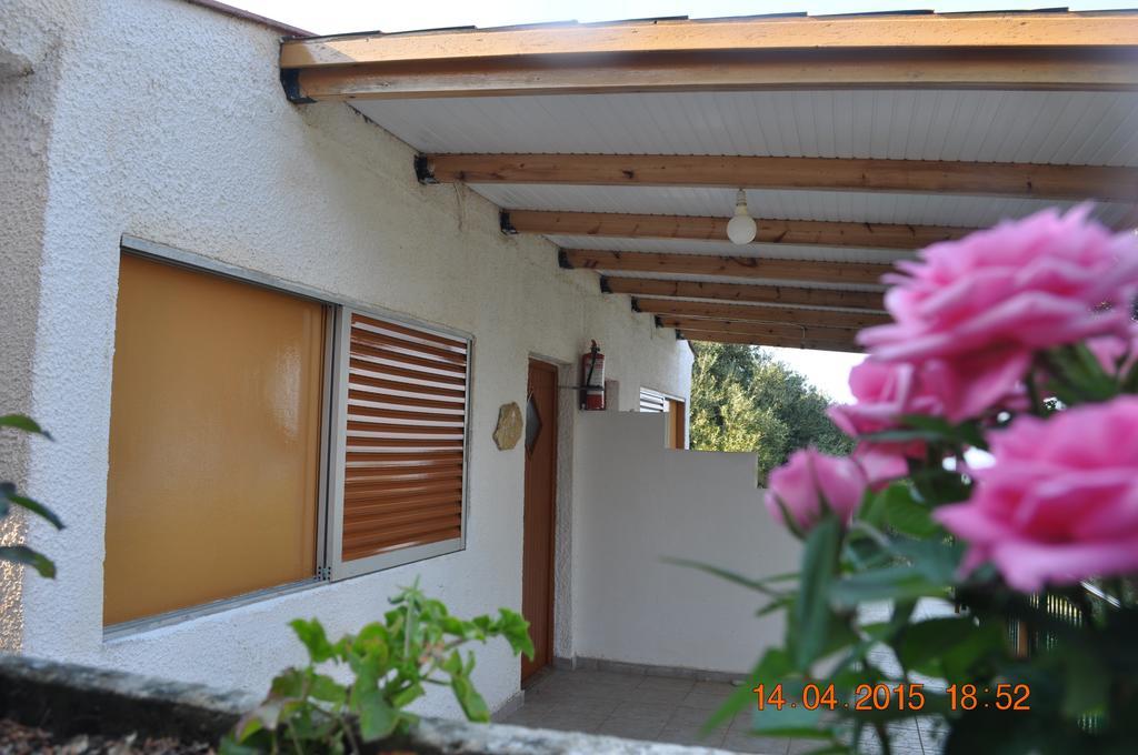 Rogakia Village est. 1983 Zóla Chambre photo